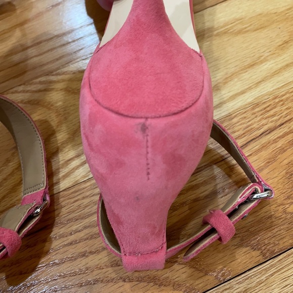 **Ann Taylor Suede Ankle Strap Kitten 2.5” Heels 7.5 - Picture 6 of 9